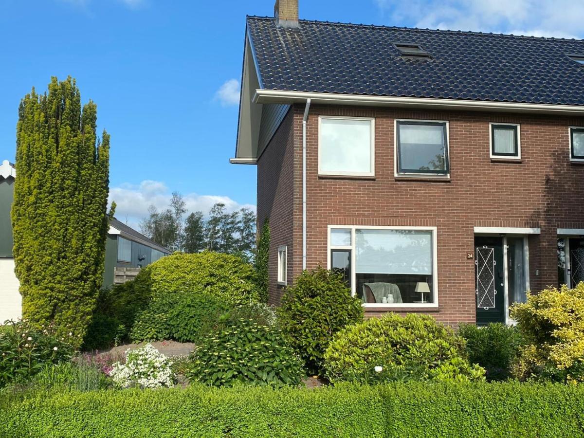 Huis Bij Het Water Met Sloepje Jutrijp Eksteriør bilde