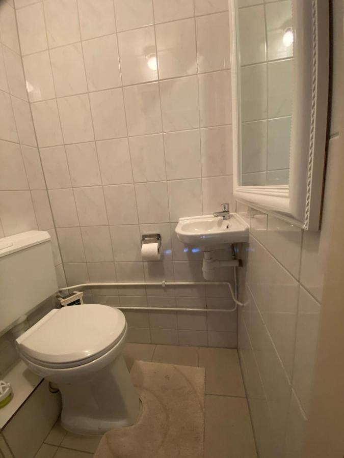 Huis Bij Het Water Met Sloepje Jutrijp Eksteriør bilde
