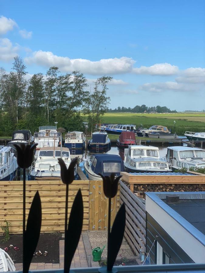 Huis Bij Het Water Met Sloepje Jutrijp Eksteriør bilde