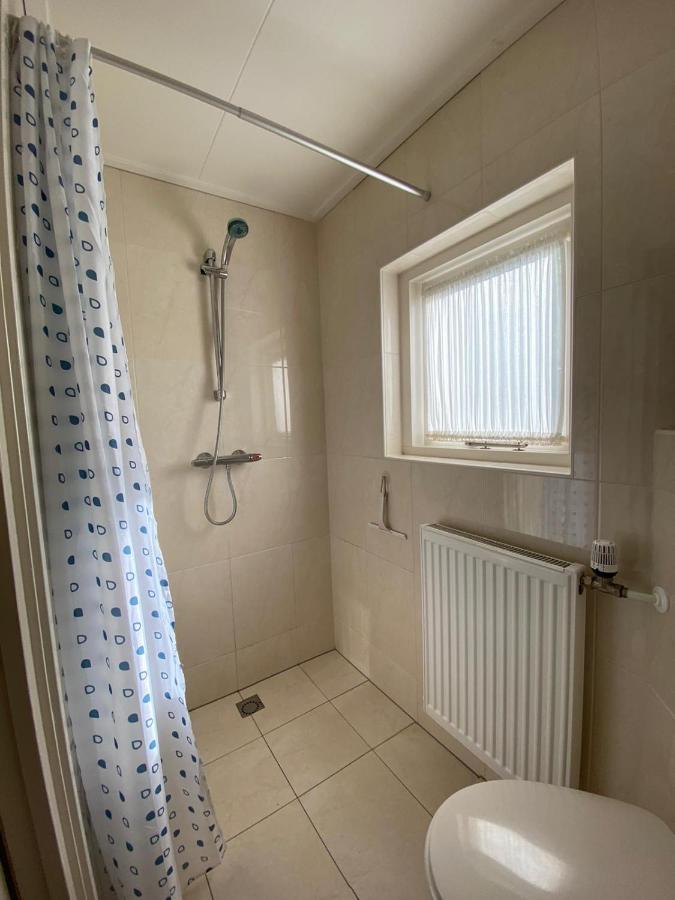 Huis Bij Het Water Met Sloepje Jutrijp Eksteriør bilde