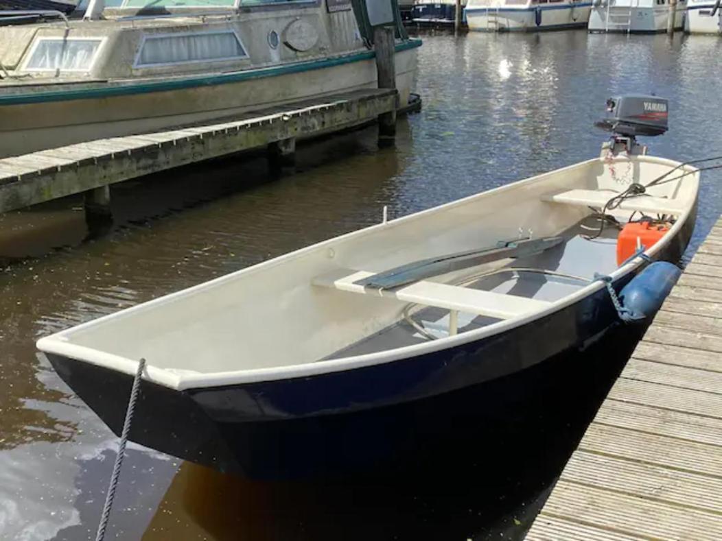Huis Bij Het Water Met Sloepje Jutrijp Eksteriør bilde