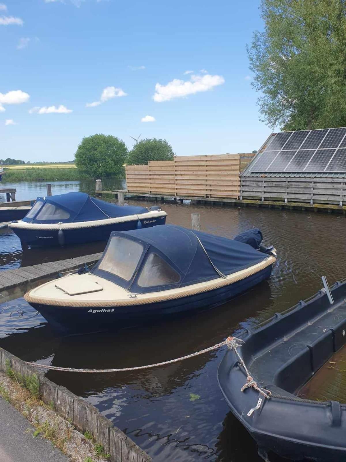 Huis Bij Het Water Met Sloepje Jutrijp Eksteriør bilde